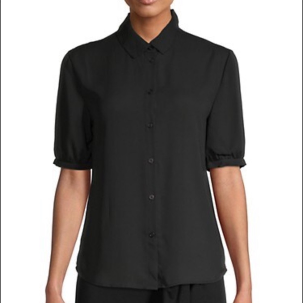 NWT! BB Dakota All Of A Button Top
